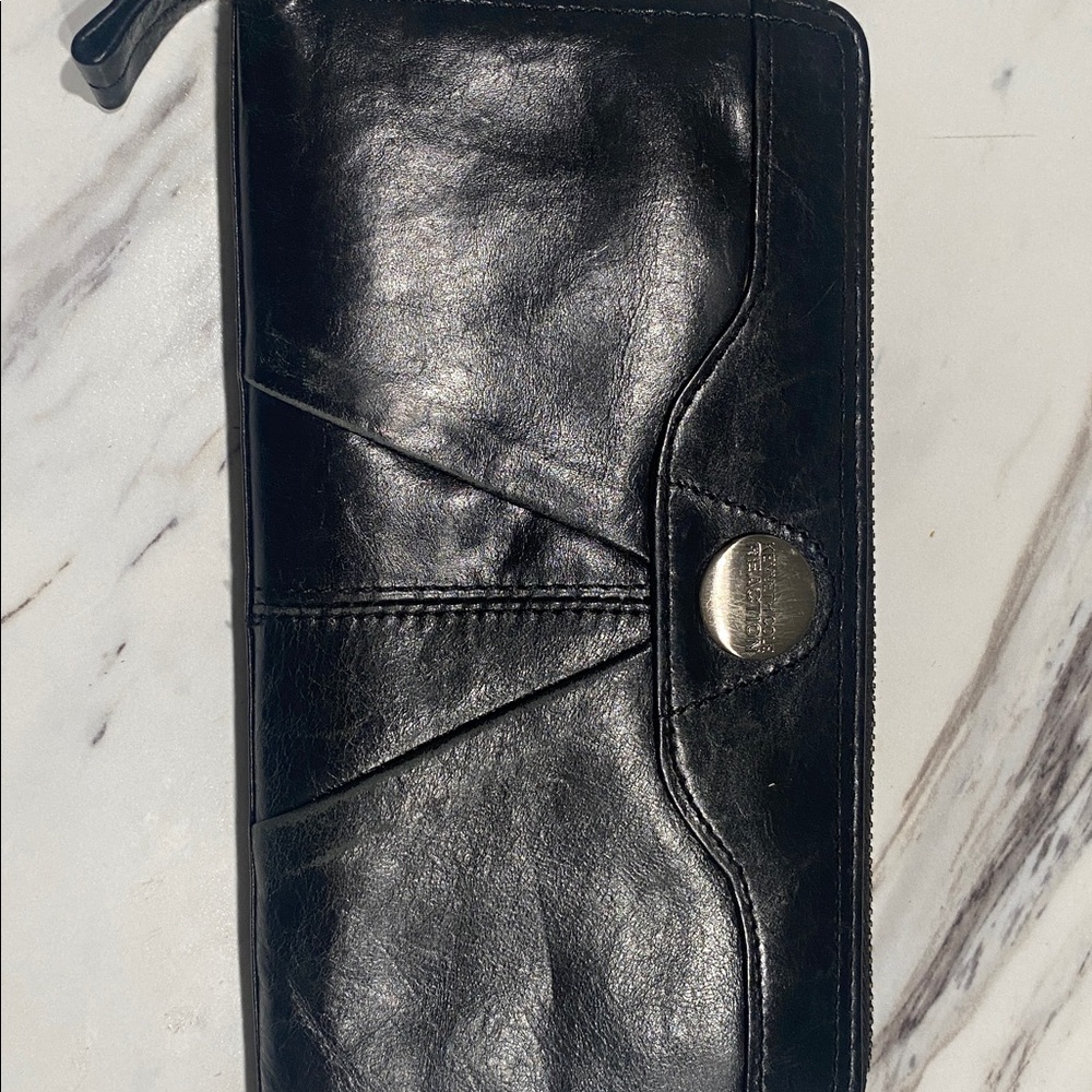 Kenneth Cole Reaction Black Leather Zip around wallet